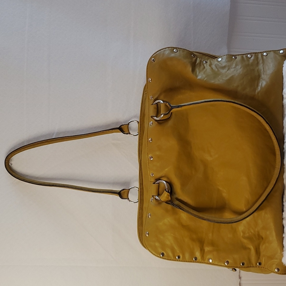 Bueno women faux leather traveling large tote bag